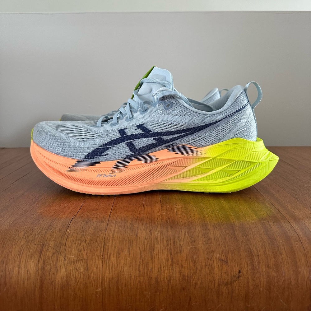 Asics Superblast 2 Paris edition Running shoes